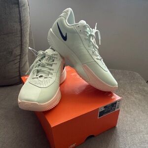 SALE    -10%
Nike Mint and Blush Low-Top Sneakers with Navy Swoosh